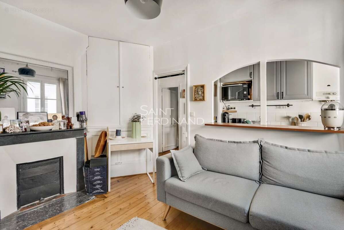Appartement à PARIS-17E