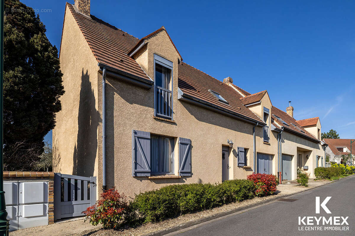 Maison à ENNERY