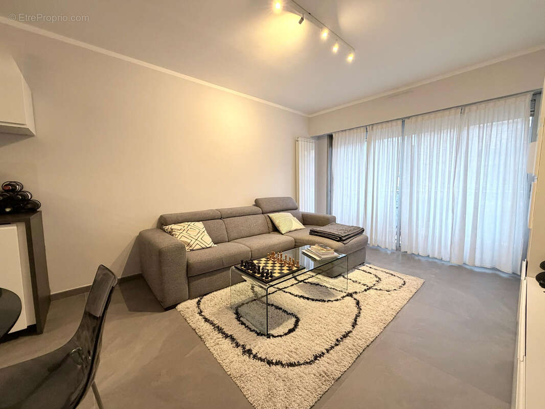 Appartement à ROQUEBRUNE-CAP-MARTIN