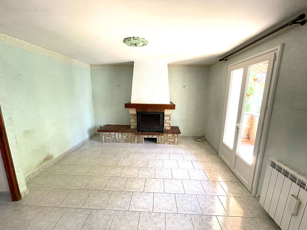 Maison à SAINT-MAXIMIN-LA-SAINTE-BAUME