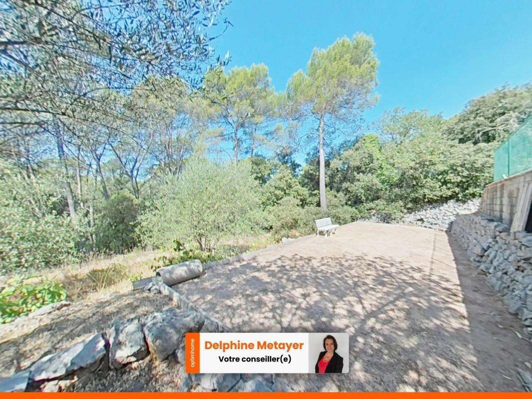 Lorgues (83510) – Elégance Provençale, Vue Panoramique & Piscine - photo 29