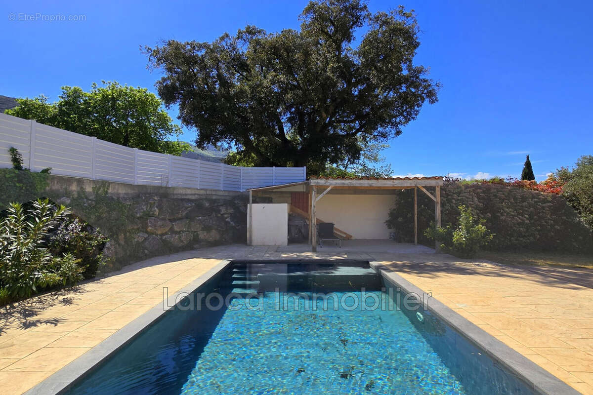 Maison à LAROQUE-DES-ALBERES