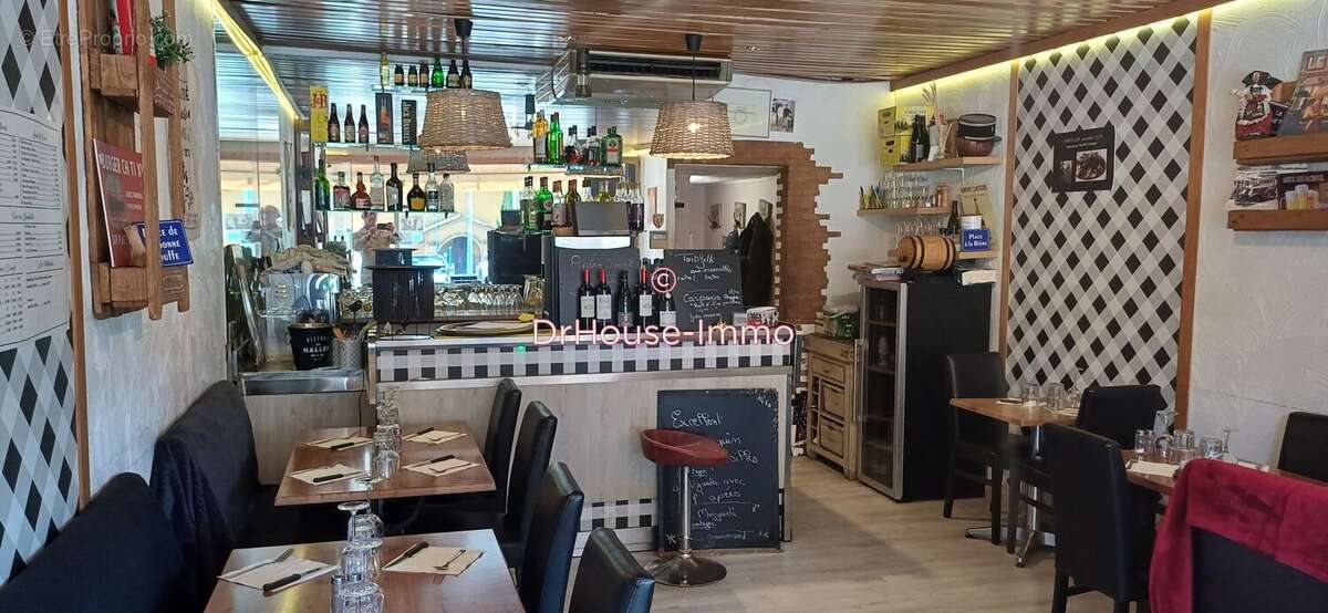 Commerce à MANDELIEU-LA-NAPOULE