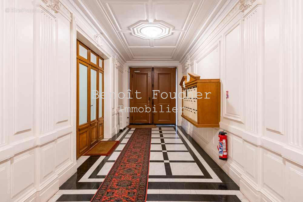 Appartement à PARIS-17E