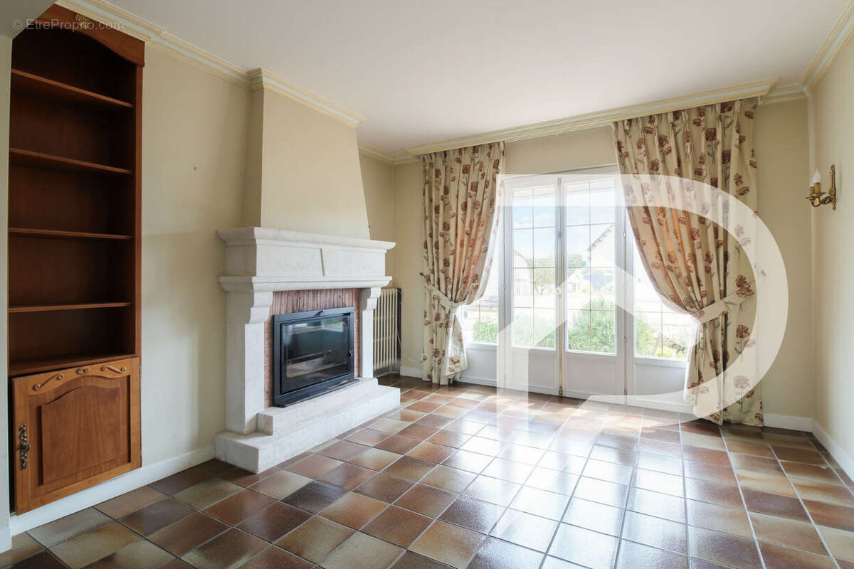 Maison à CHEVRIERES