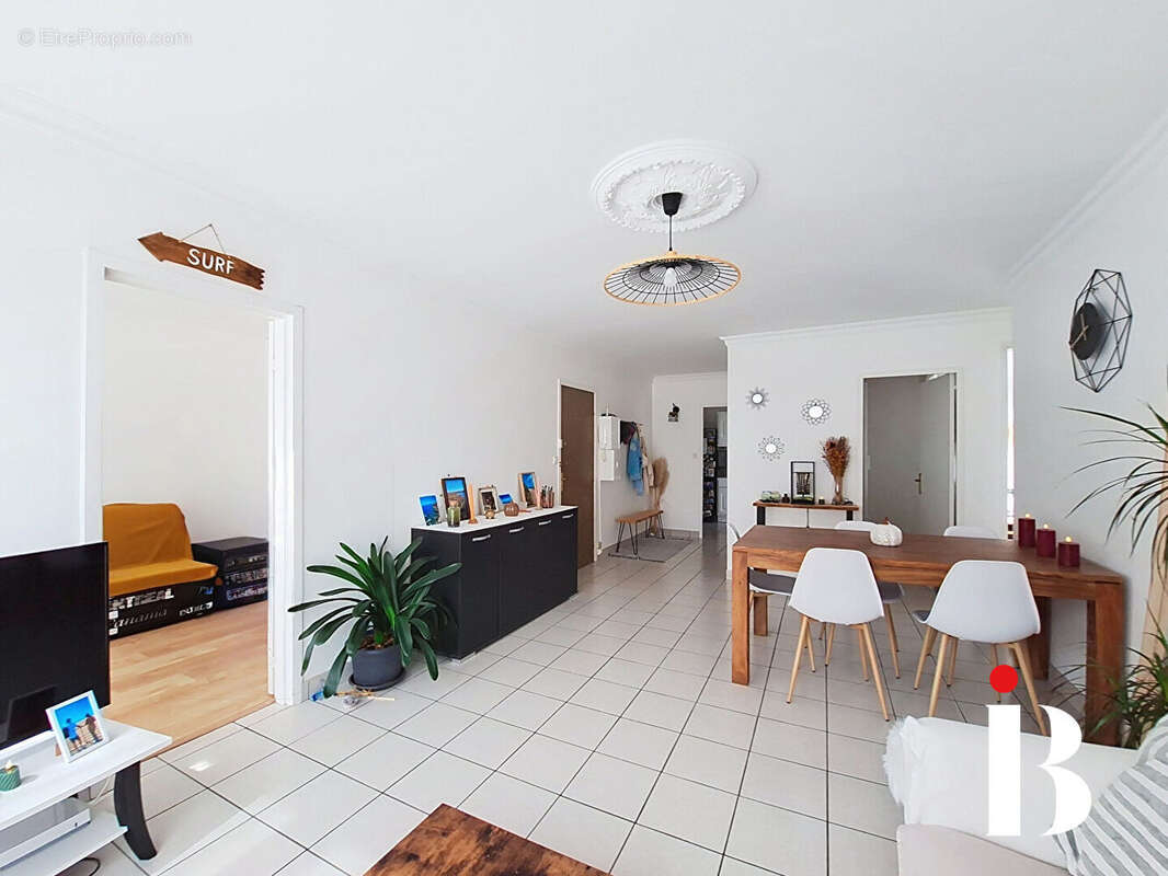 À vendre : Appartement de type 3 entièrement rénové ! - photo 4