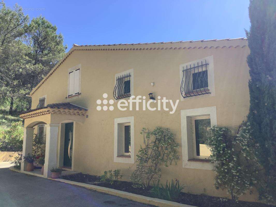 Maison 257 m² à Brignoles  - photo 3