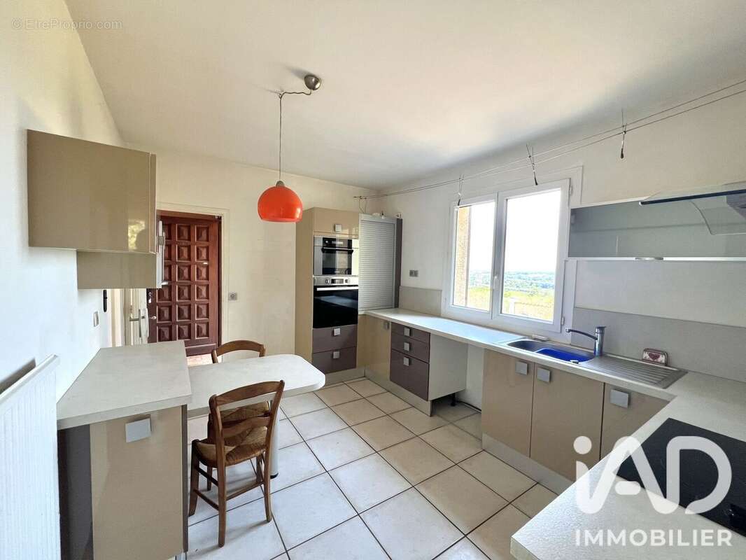 Maison 153 m² à Saint-Marcel-D'ardeche  - photo 9