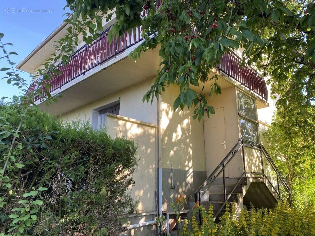 Maison à NEUVIC-ENTIER