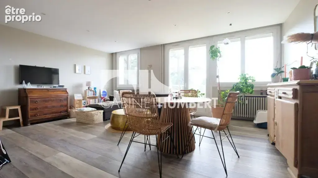 Appartement 87 m² à Saint-Etienne  - photo 4