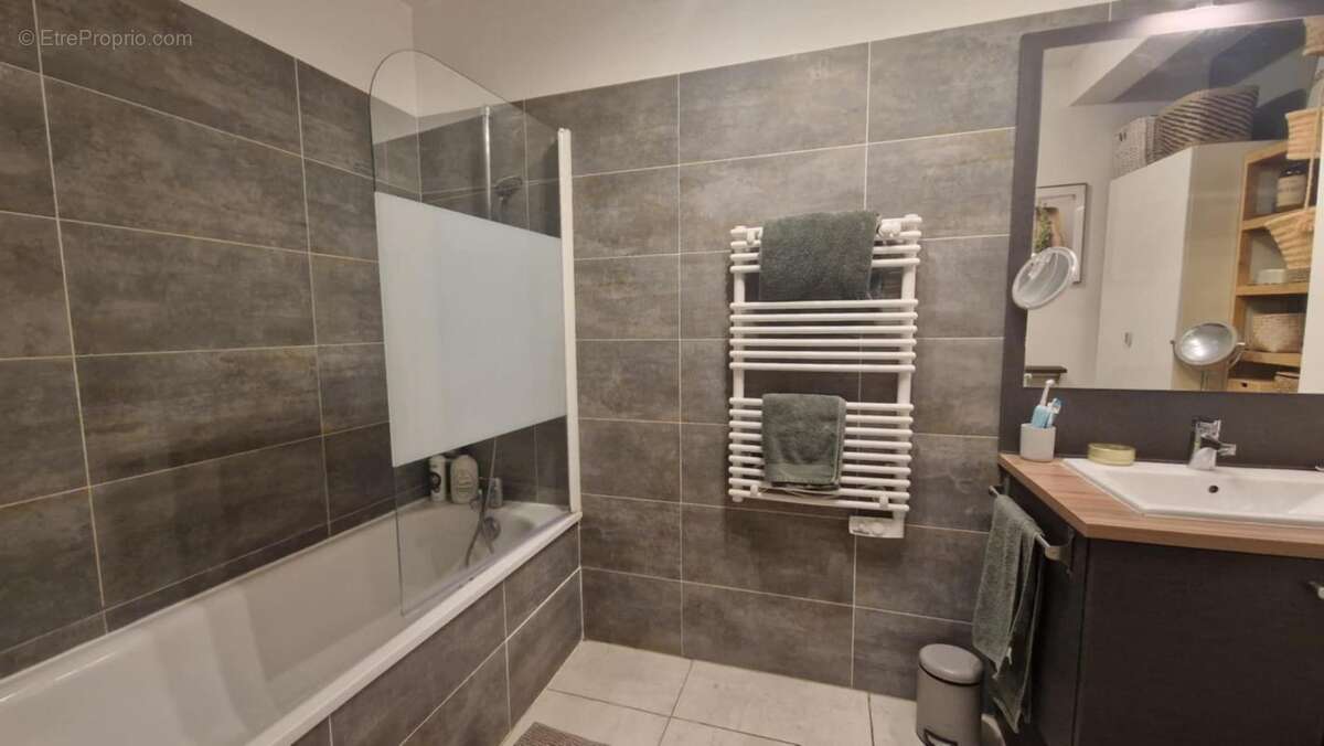 Appartement à MEZE