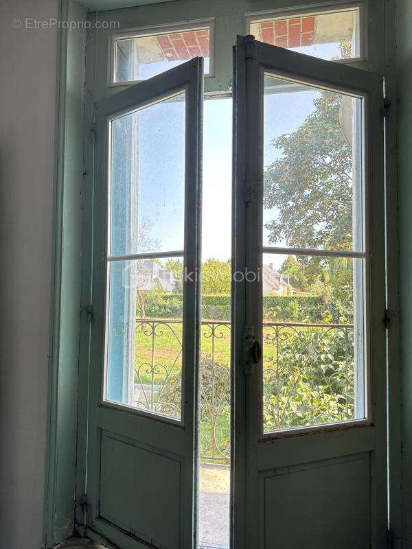 Élégante maison bourgeoise fin XIXe, début XXe siècle  à rénover, avec dépendance et terrain de plus de 1 000m2 - photo 6