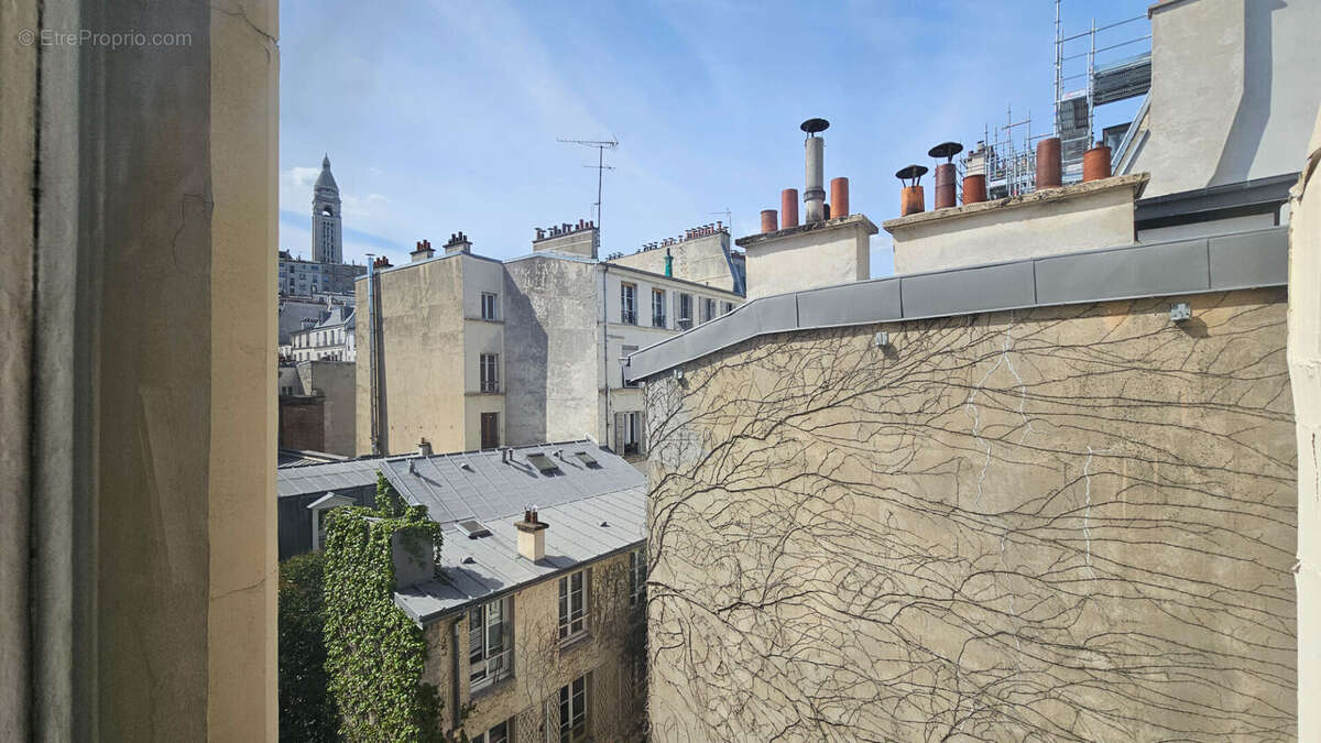 Appartement à PARIS-18E