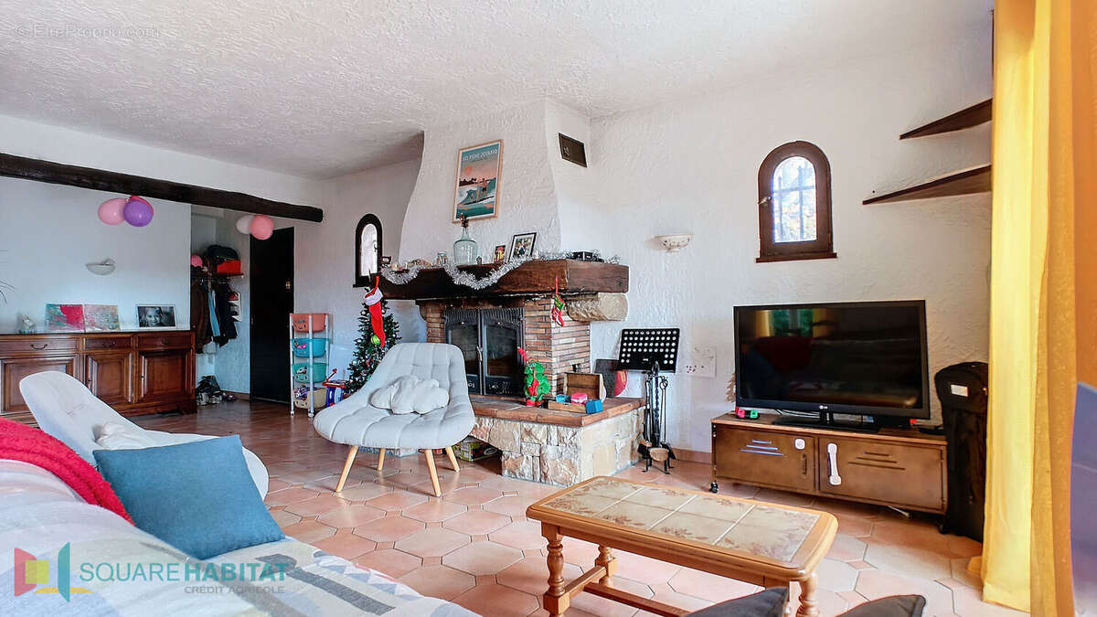 Maison à LES ADRETS-DE-L&#039;ESTEREL