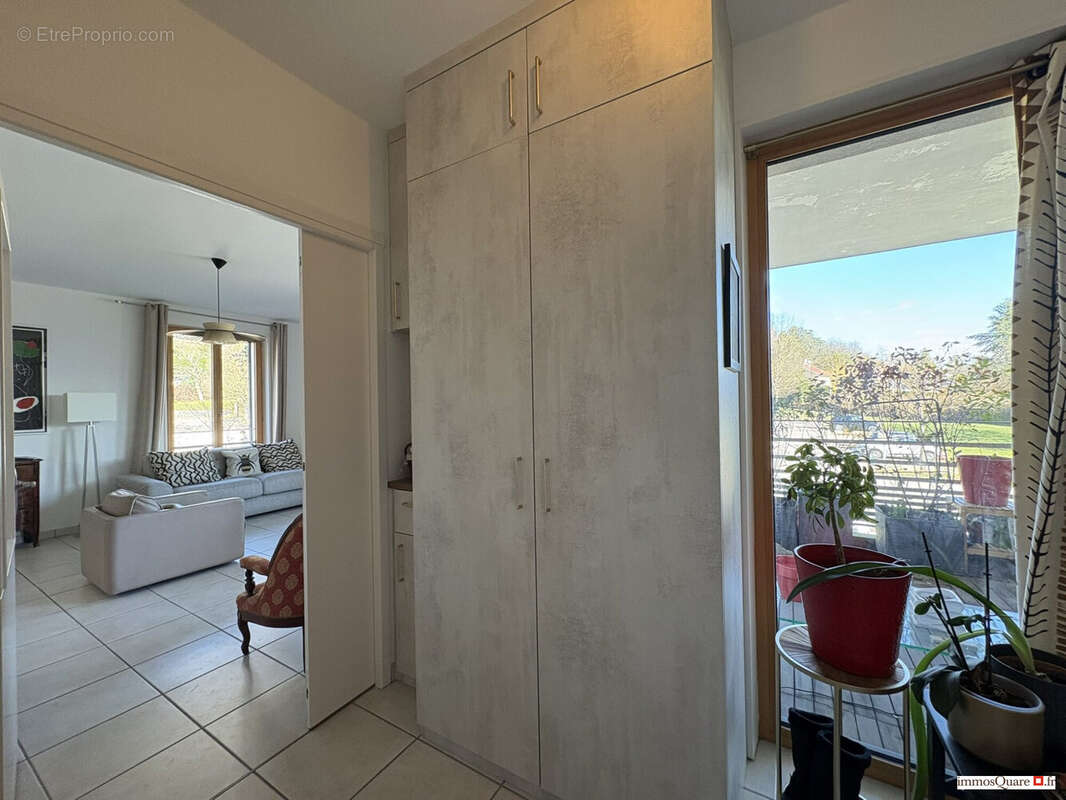 Appartement à MEYLAN