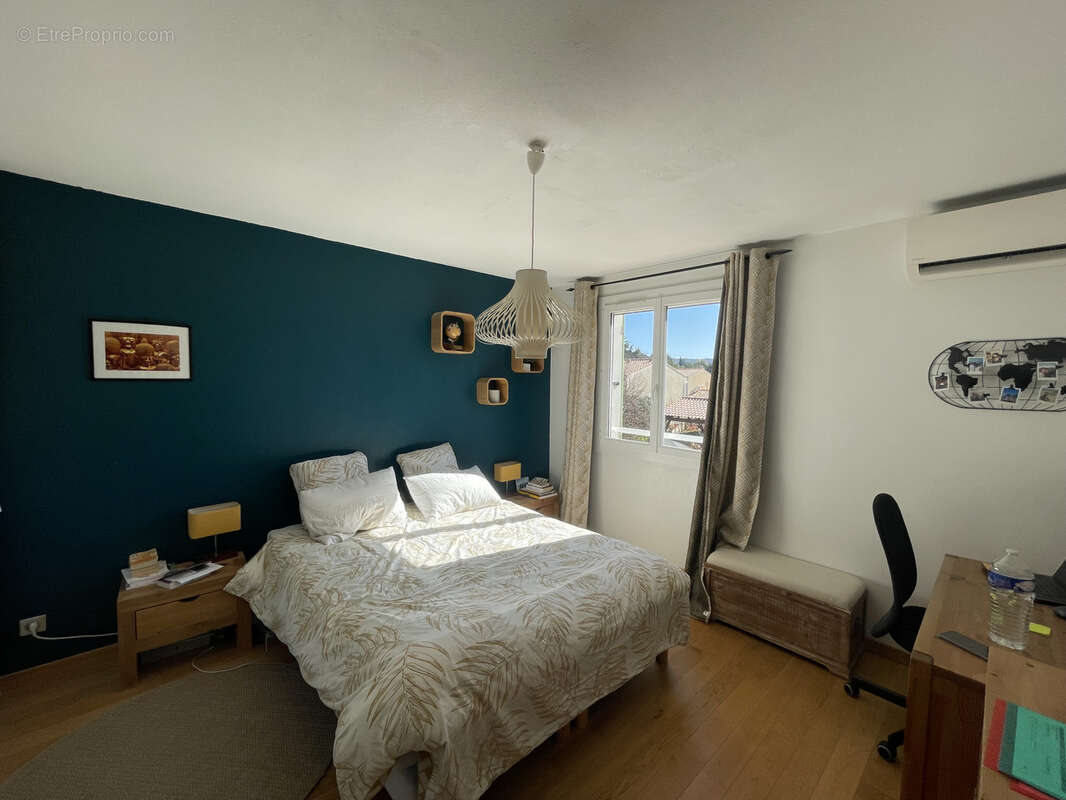 Maison à SIMIANE-COLLONGUE