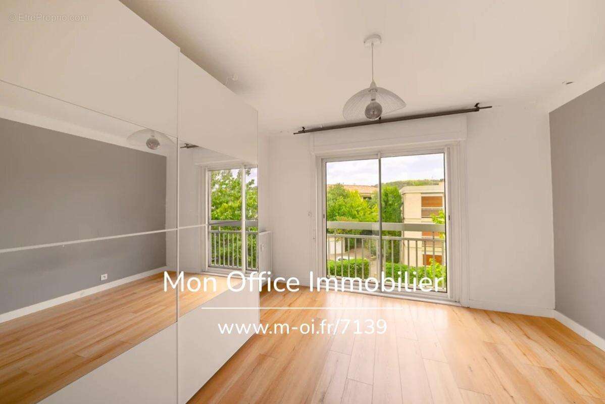 Référence : 7139-LLI - Lumineux T3 avec terrasse - quartier de La Torse à Aix-en-Provence - photo 6