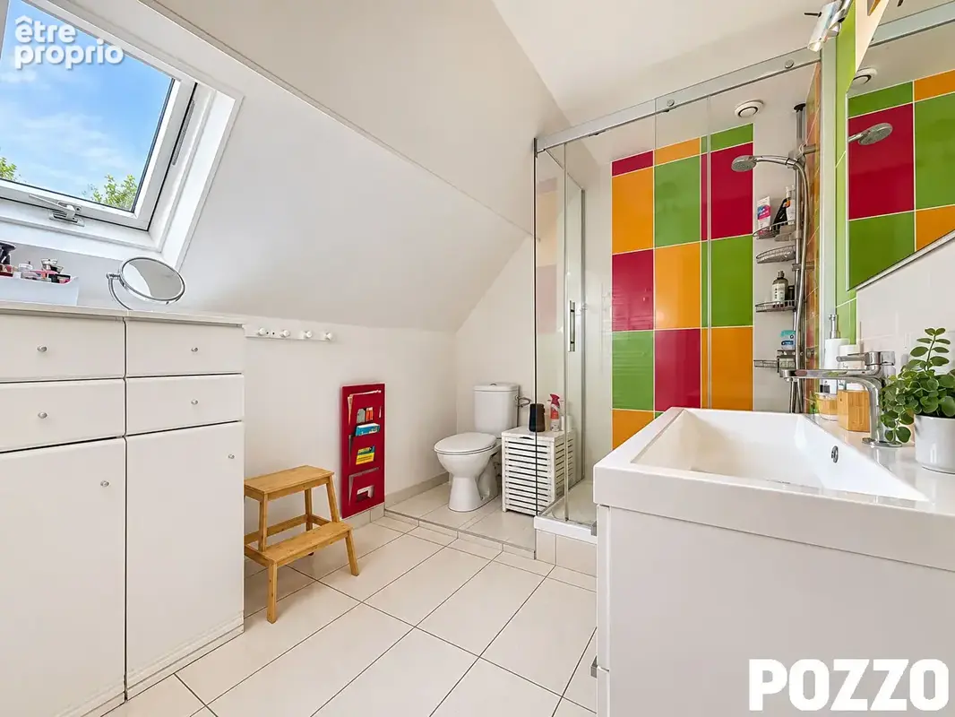 A VENDRE - Vains - Maison 8 pièce(s) 143 m² - photo 10