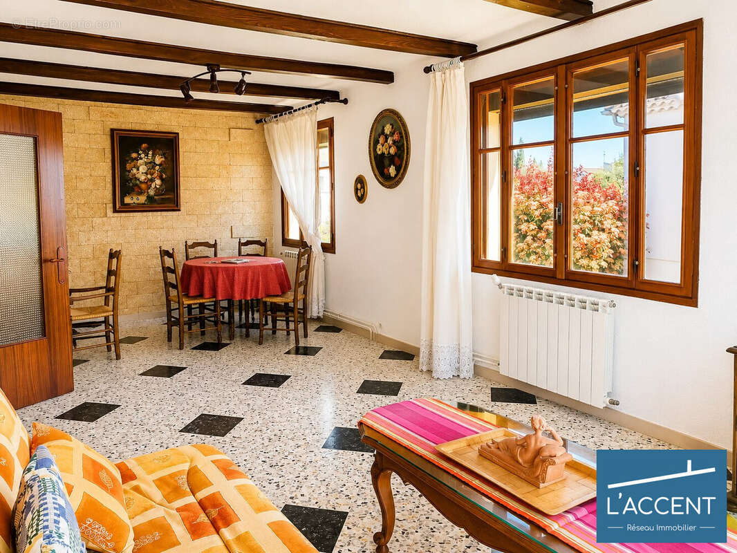 Maison à RODILHAN