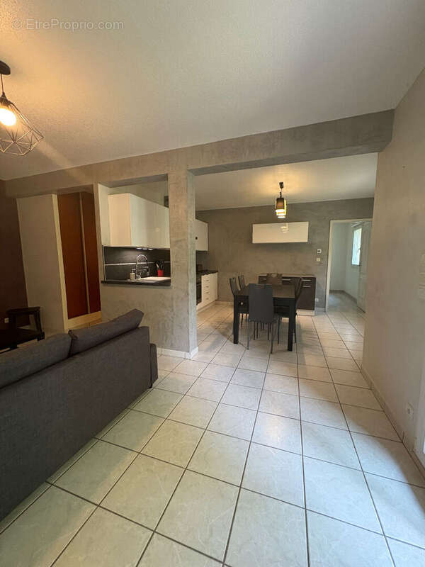 Appartement à ARS-SUR-MOSELLE