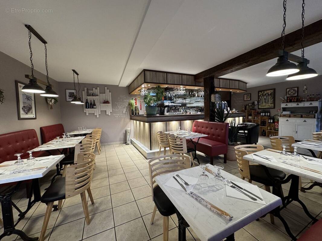208 m² à Saint-Arnoult-En-Yvelines  - photo 3