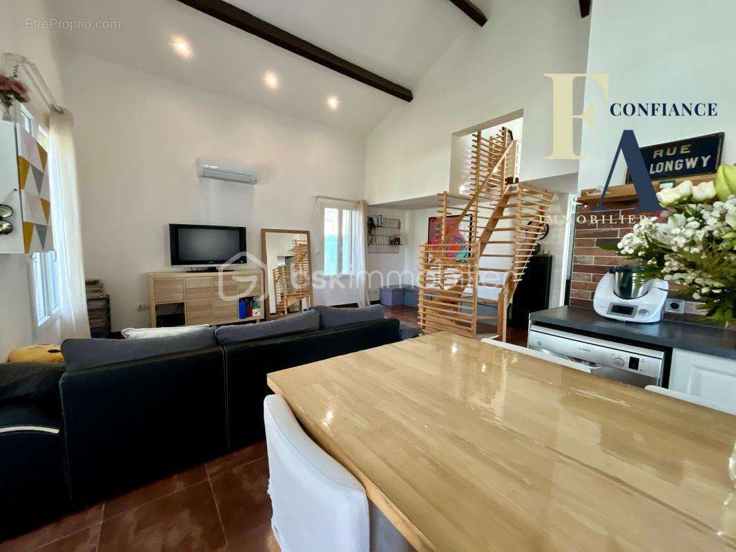 Maison à COURNONTERRAL