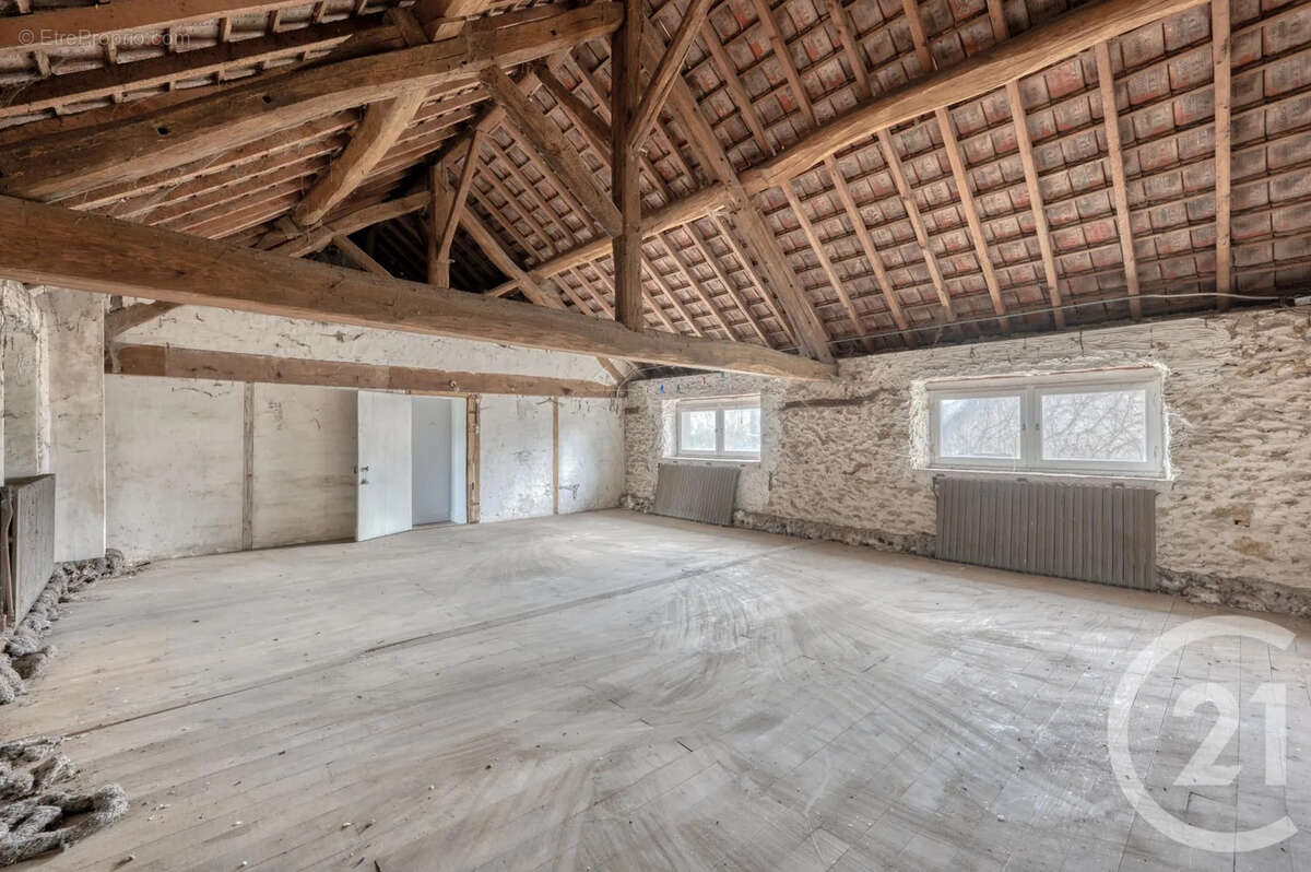 Maison à OZOUER-LE-VOULGIS