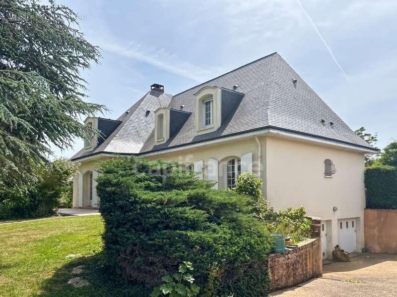 Maison à YVRE-L'EVEQUE