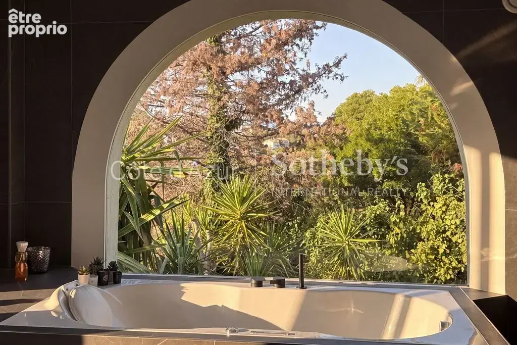 Super Cannes, villa provençale rénovée avec piscine et vue panoramique sur la Méditerranée - photo 14