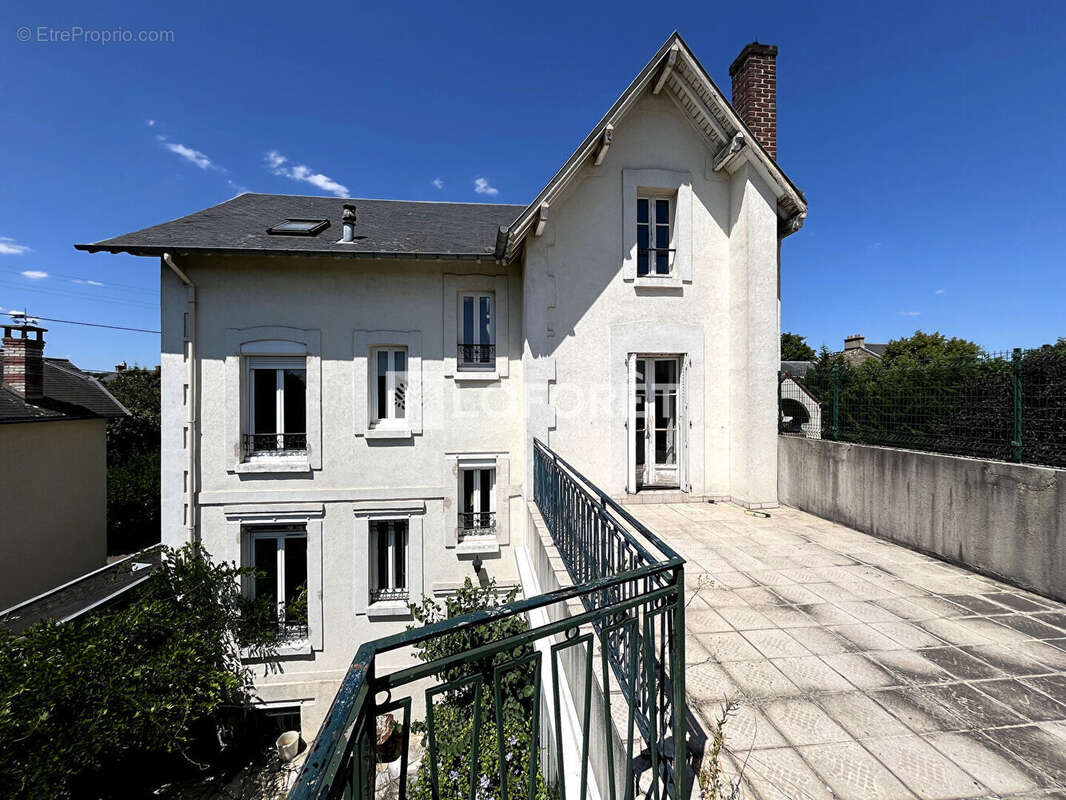 Maison à LES MUREAUX