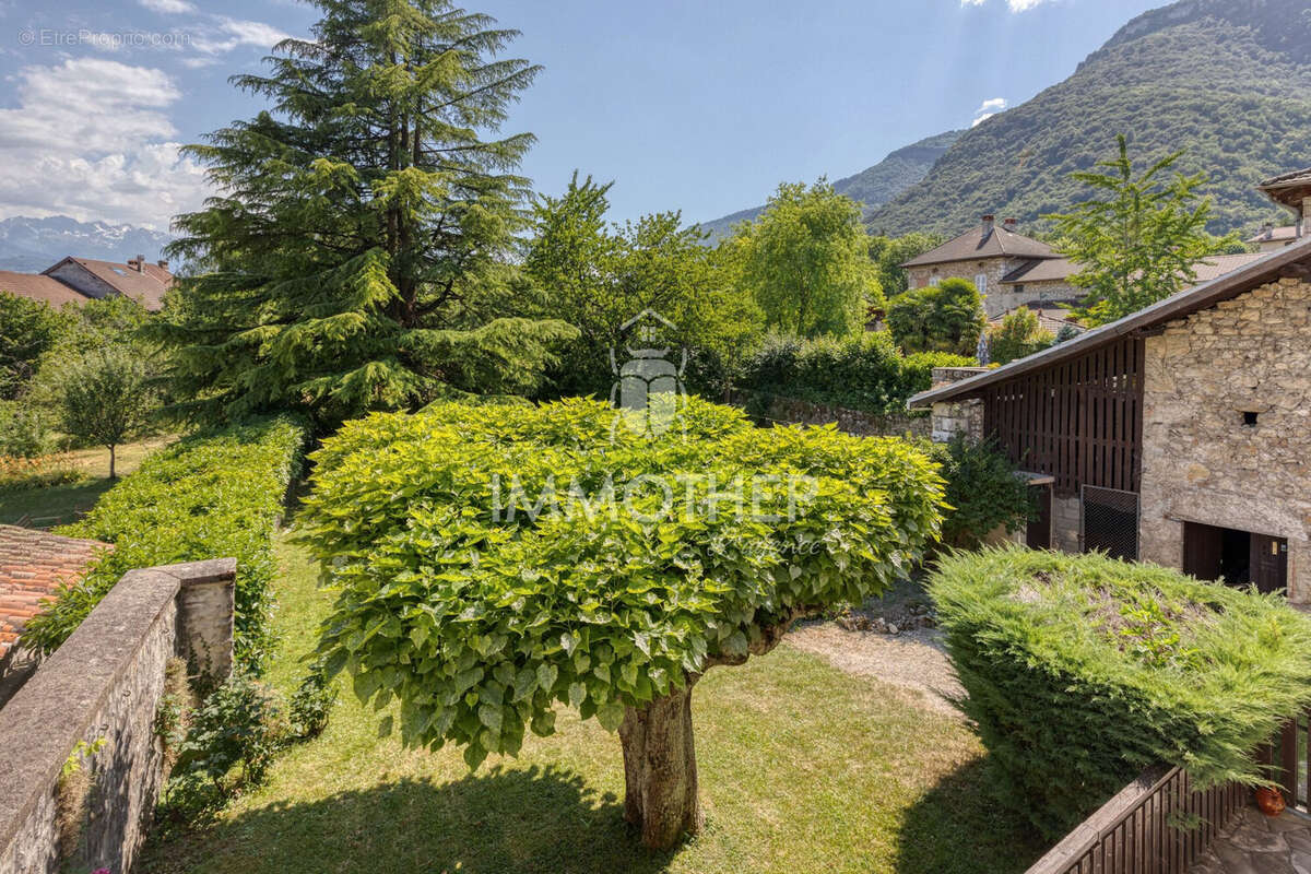 Maison à SAINT-VINCENT-DE-MERCUZE