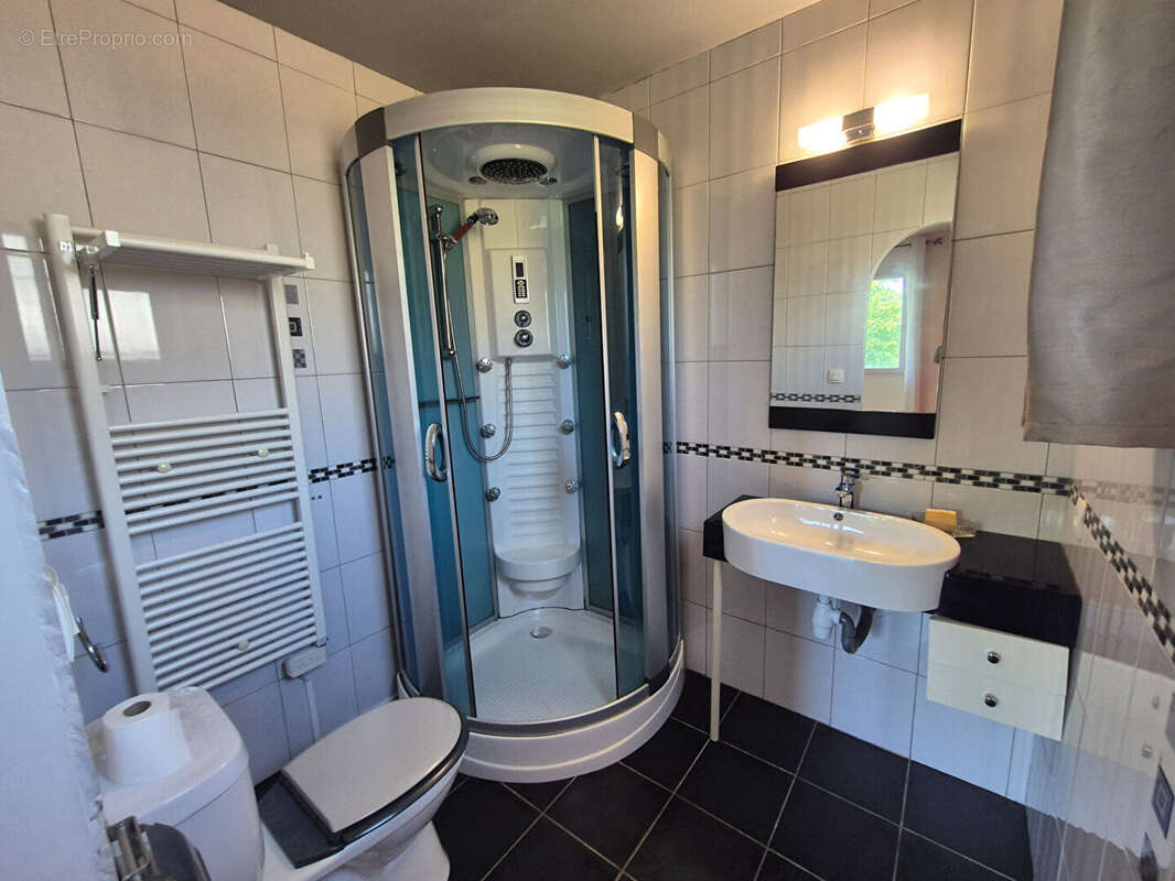 Foix.Maison T 5 de 145 m2 plain pied avec terrain de 801 m² - photo 13