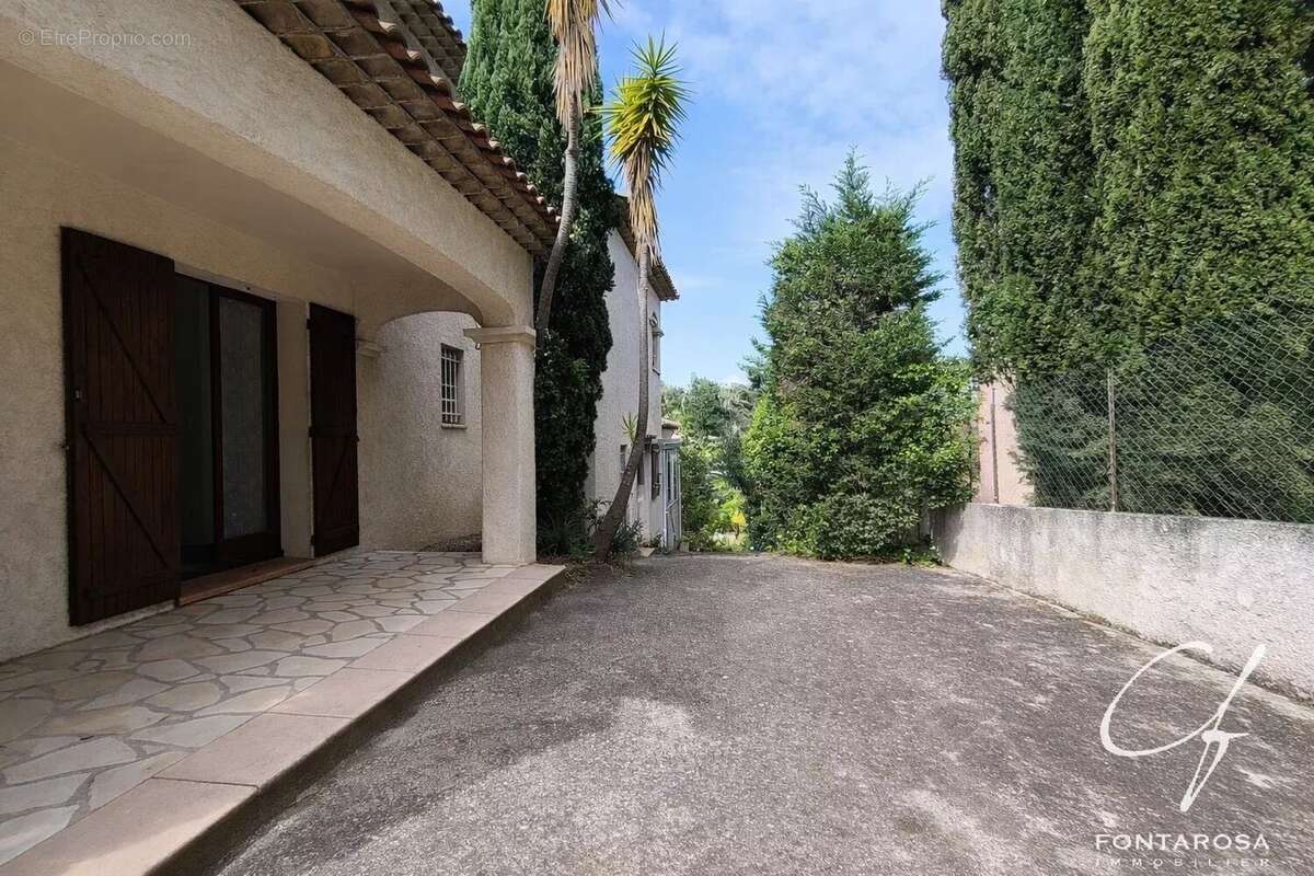 Maison à FREJUS