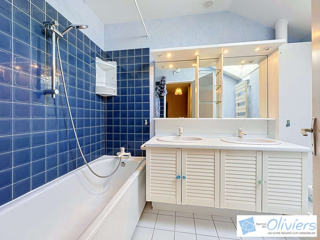 Maison 100 m² à Voisins-Le-Bretonneux  - photo 9