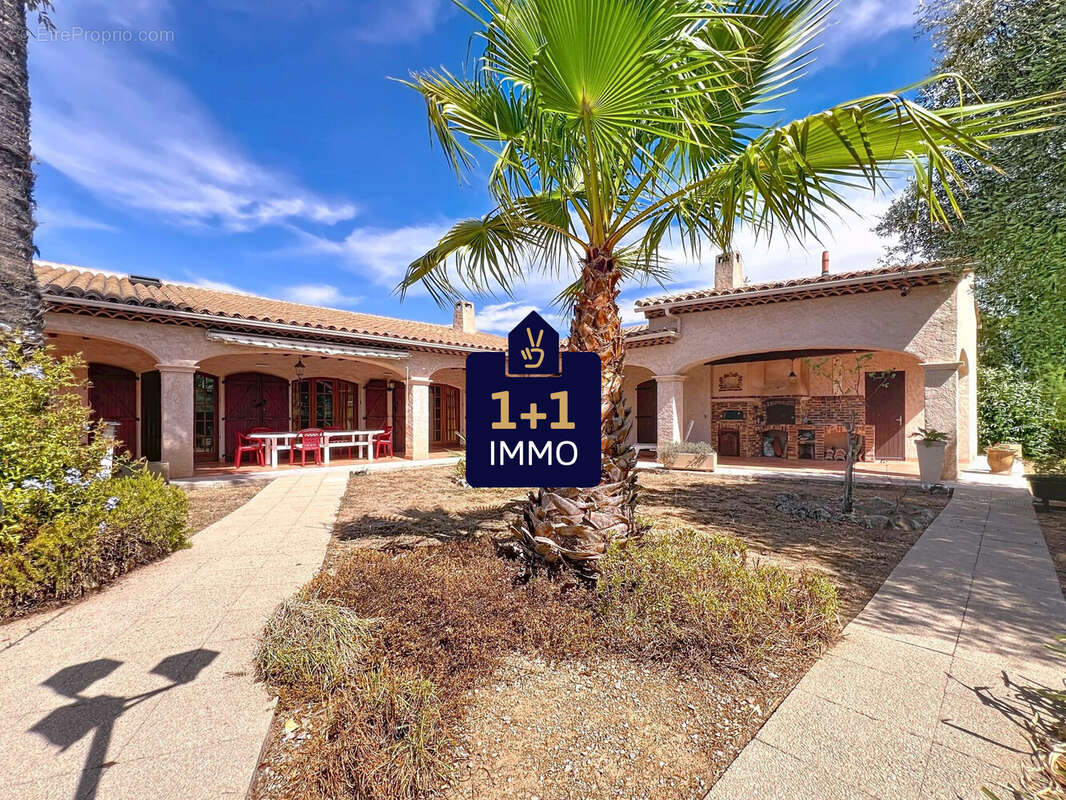 Maison à ROQUEBRUNE-SUR-ARGENS