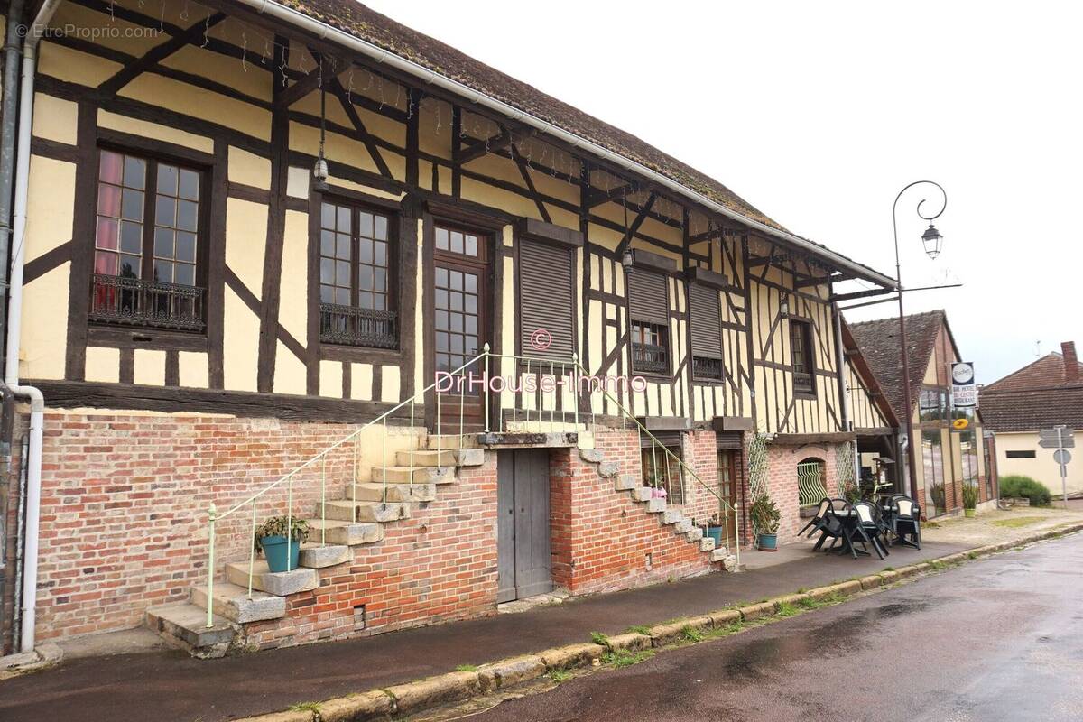 Maison à MONTIERAMEY