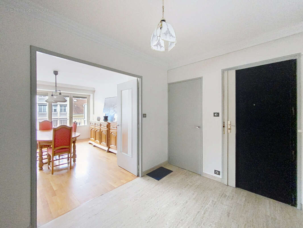 Appartement à SAINT-ETIENNE