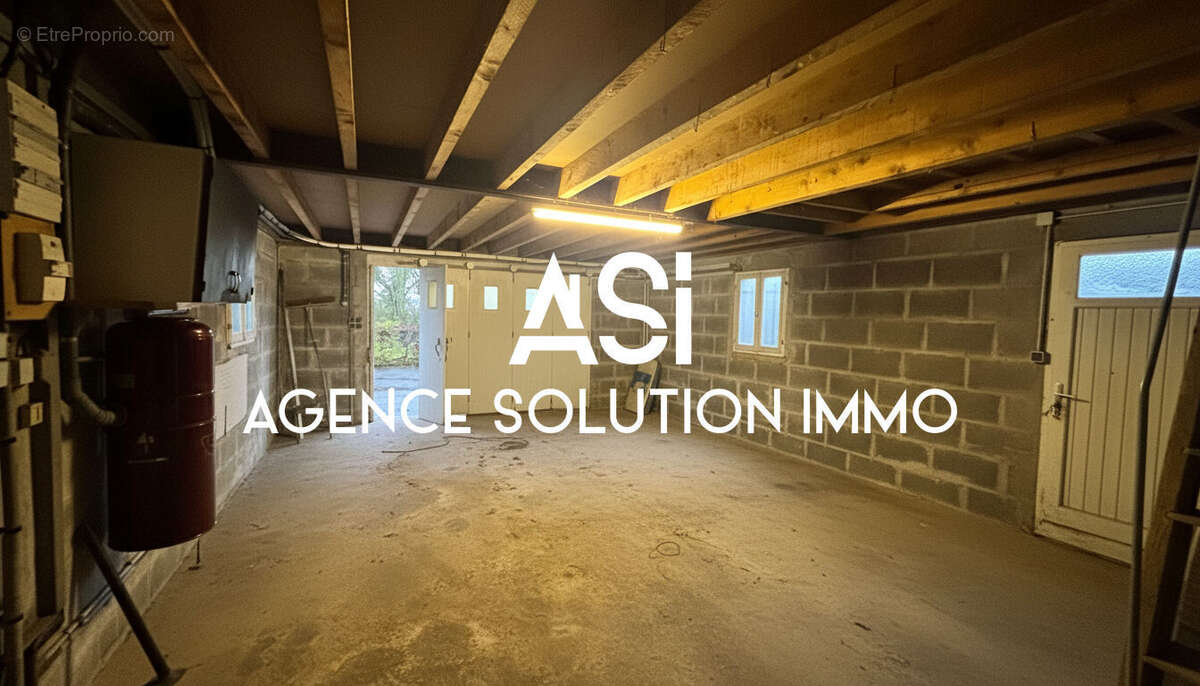 Maison à AMBRIERES-LES-VALLEES