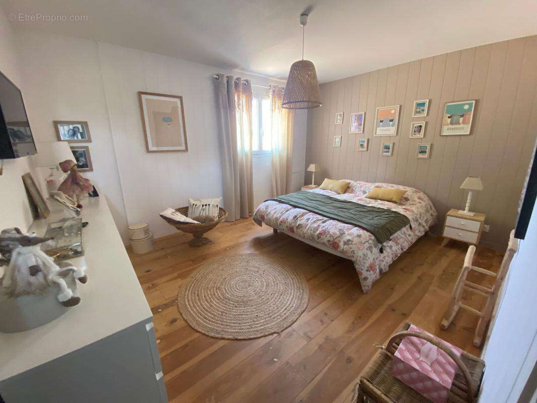 Villa COUP DE COEUR de 2002 de 173 m² avec Garage spacieux de 40 m² et Piscine - photo 21