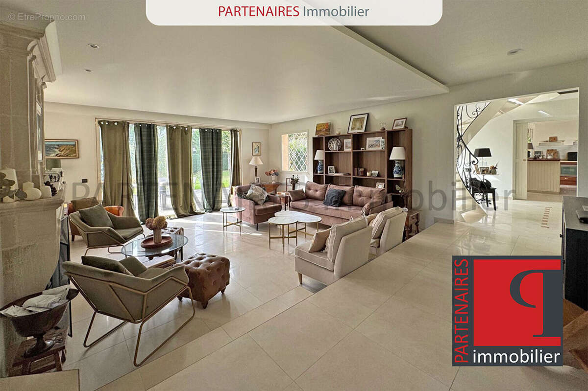 Maison à CRESPIERES