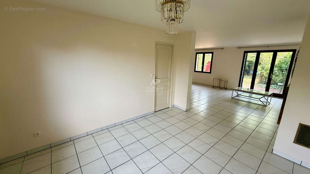 Maison Courdimanche 7 pièce(s) 150.45 m2 - photo 4