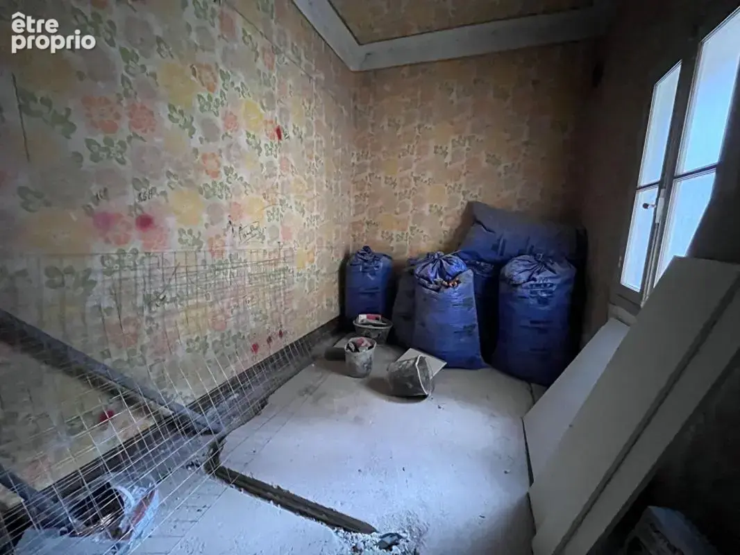 Immeuble de rapport de 200 m² environs à rénover pouvant être aménagé en deux appartements et un local - photo 12