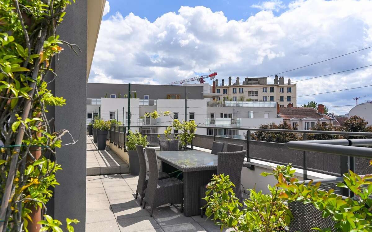 Dernier étage avec toit terrasse de 80 m² - photo 24