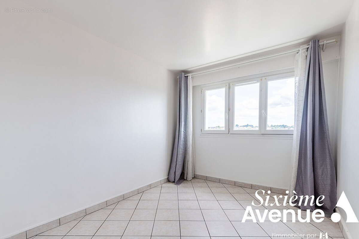 Appartement à CHILLY-MAZARIN