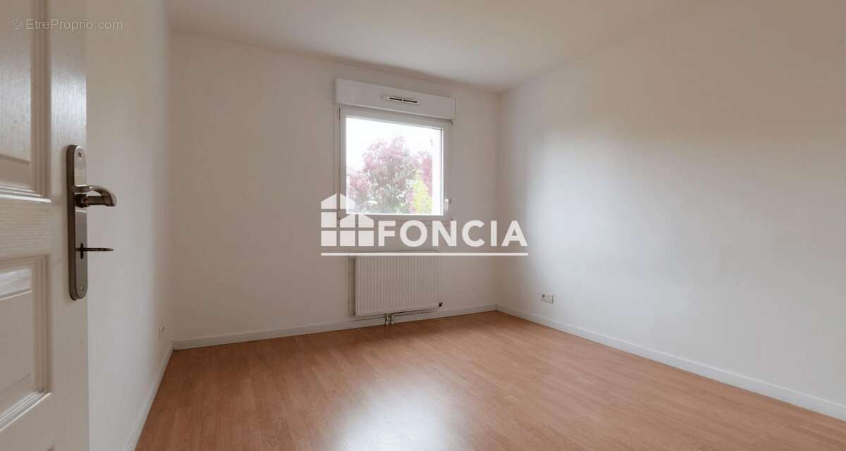 Appartement à SAINT-PIERRE-DU-PERRAY