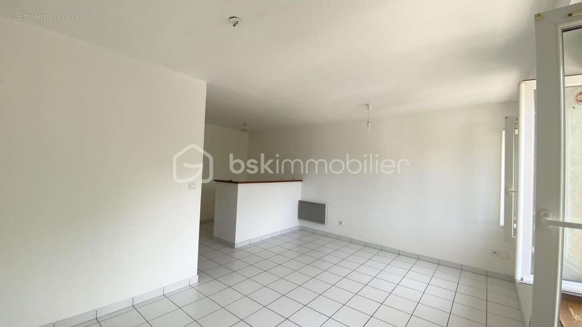 Appartement à LENTILLY