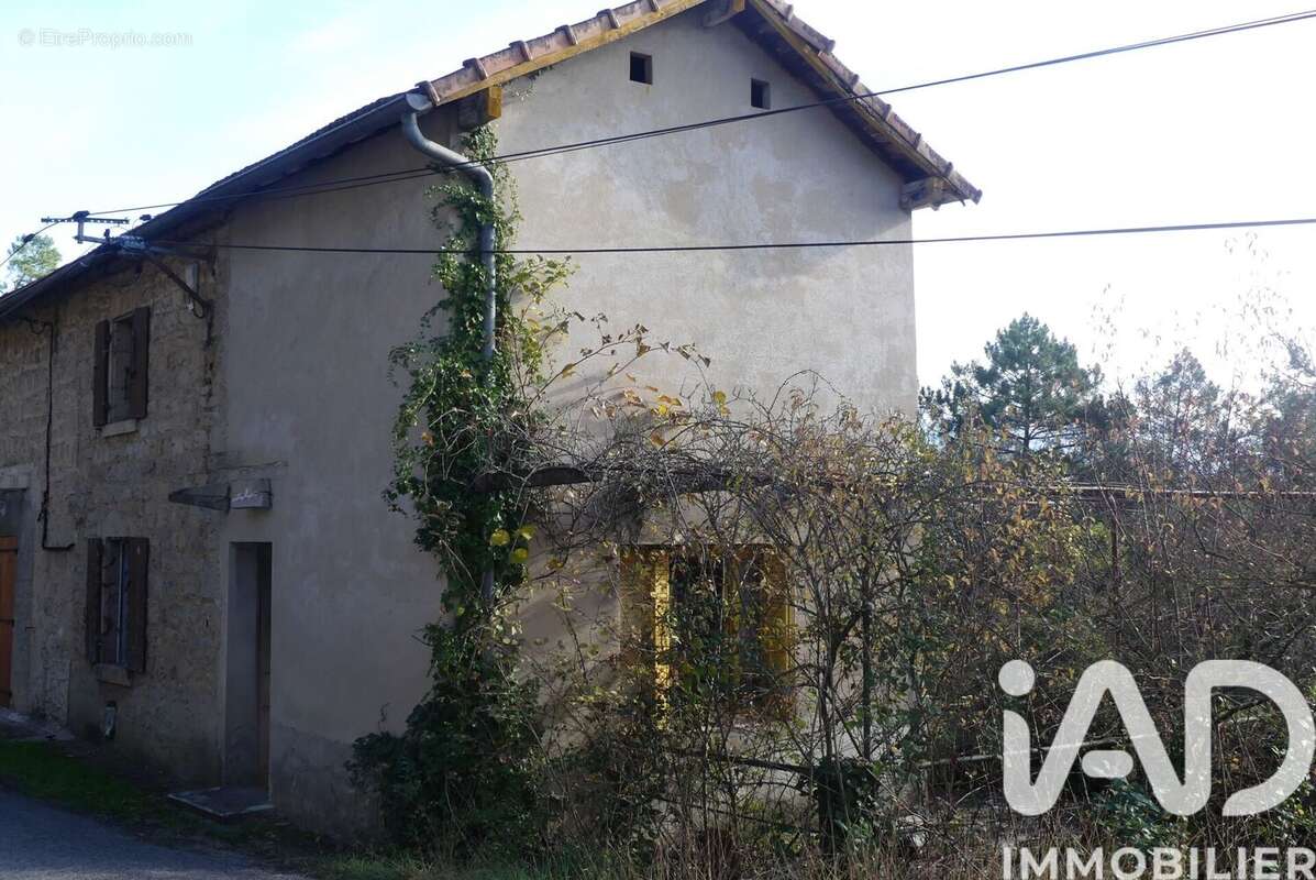 Photo 2 - Maison à CHASSIERS