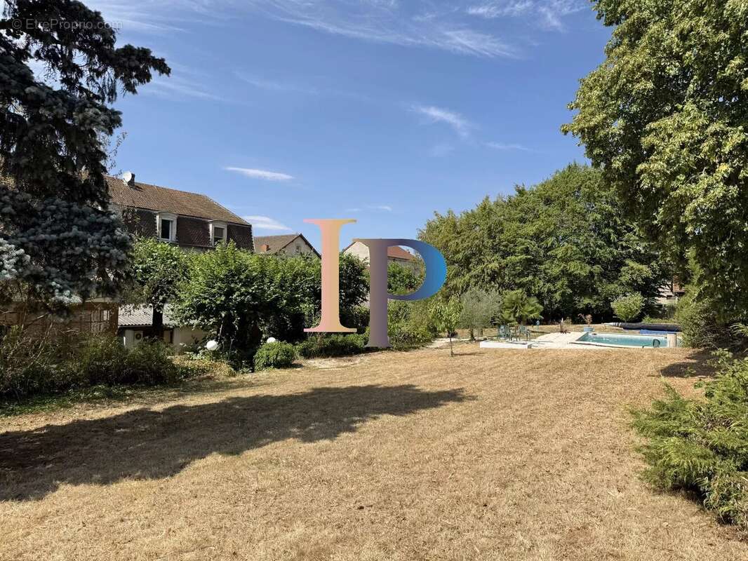 Ensemble immobilier de caractere - photo 4