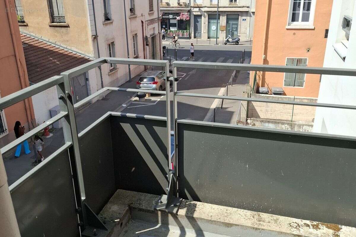 T2 de 45,4 m² à Villeurbanne, Les Jardins de Léa au prix de vente de 104 100 € - photo 6