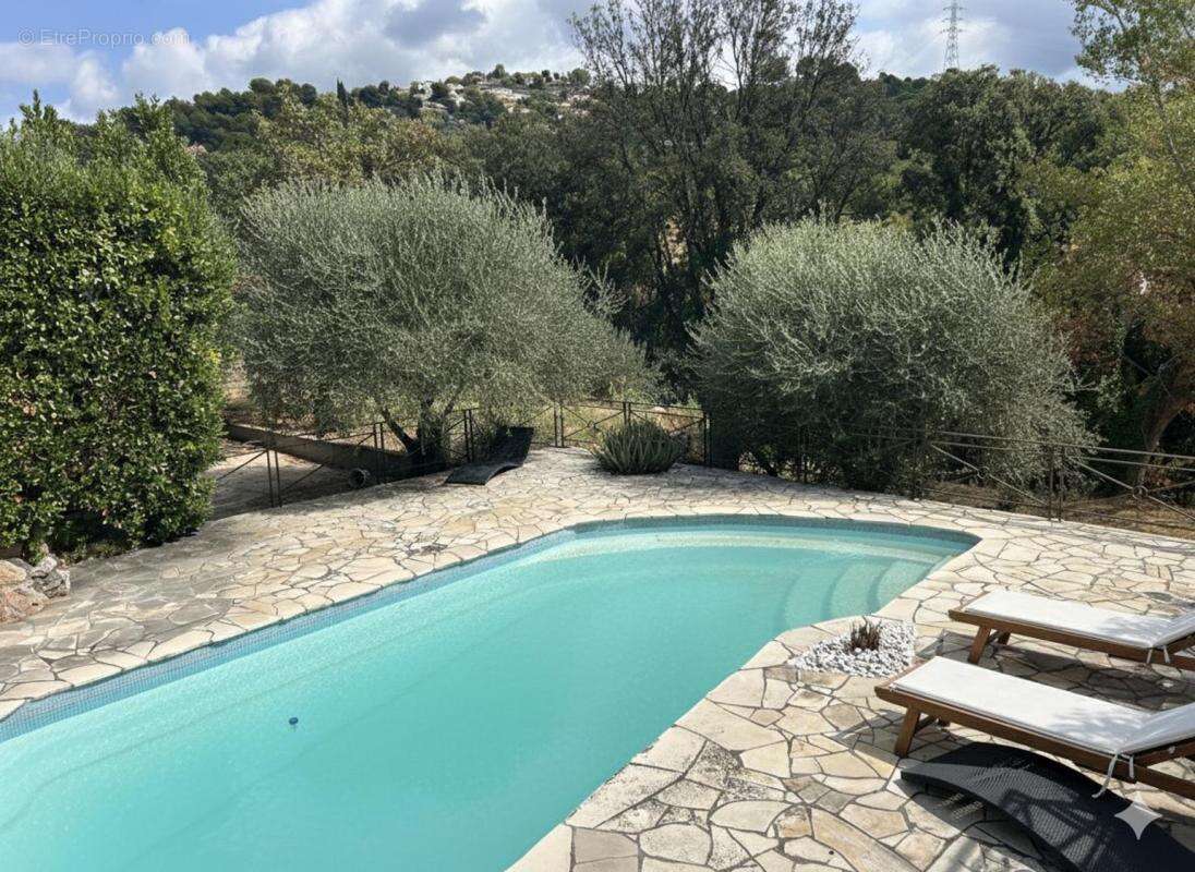 Maison à SAINT-MARTIN-DU-VAR